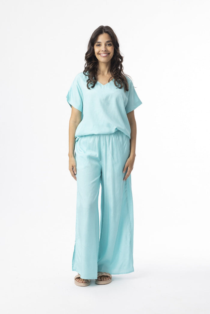 Escape Lux Top V Neck Island Sky